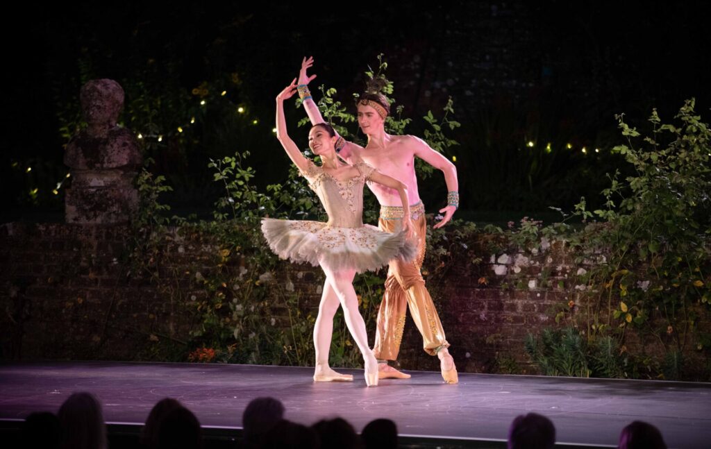 Ballet under the stars at Hatch house. Fumi Kaneko and Vadim Muntagirov. Photo Alice Pennefather